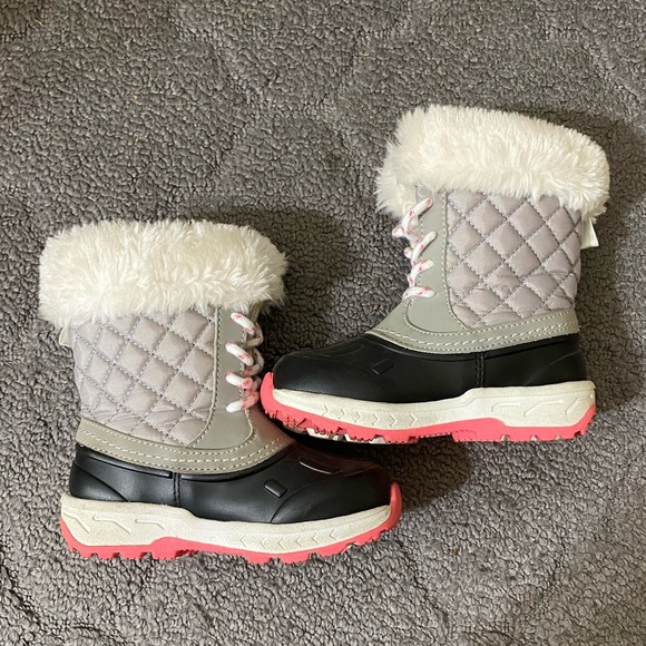 Carter’s winter/snow toddler boots - Picture 5 of 8